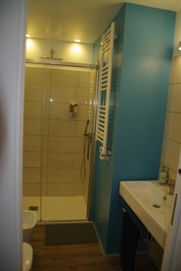 Travel House Hotel La Spezia Bagian luar foto